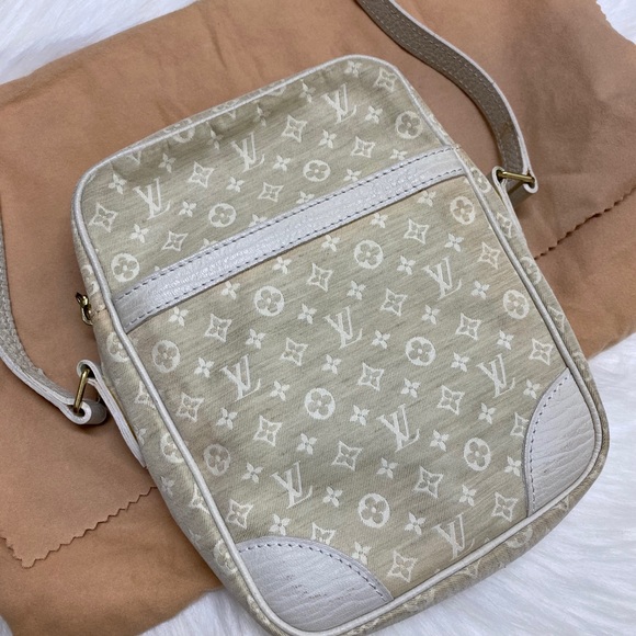 Louis Vuitton Handbags - Authentic vintage Louis Vuitton monogram Lin Danube crossbody bag